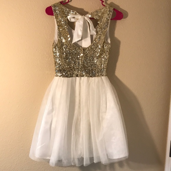 GOLD DRESS - Picture 4 of 5